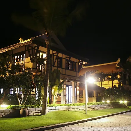 Son Tra Beach Resort & Spa Danang-3
