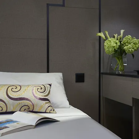 Hotel 81 Gold-3