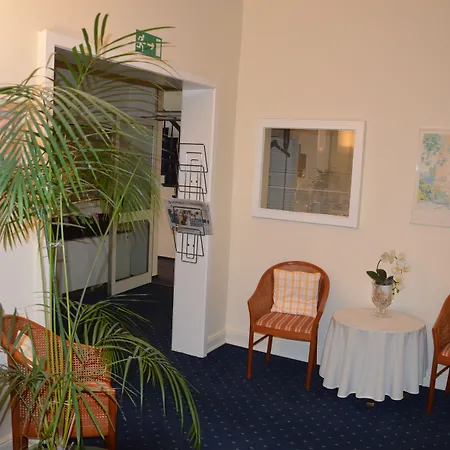 Hotel Commerz Hamburg By Uniqstay-2