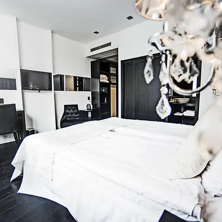 The Lamp Hotel & Spa-3