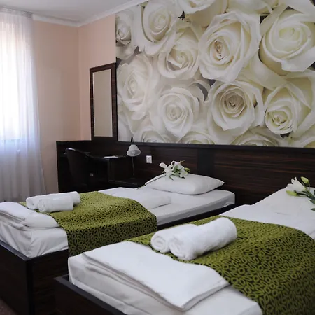 Green Hotel Budapest-2