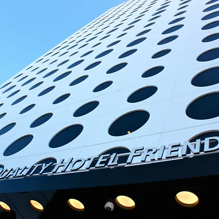 Quality Hotel Strawberry Arena-2