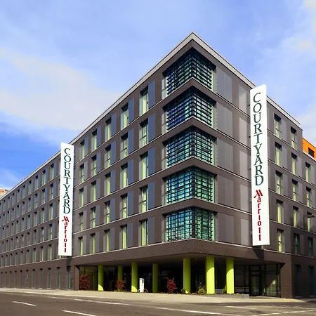 Courtyard By Marriott Cologne-3