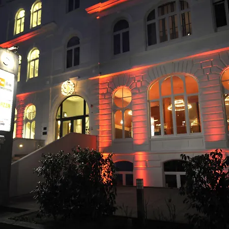 Yoho - The Young Hotel-2