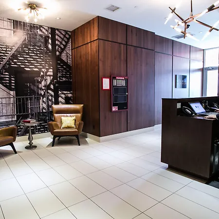 Leon Hotel Les-2