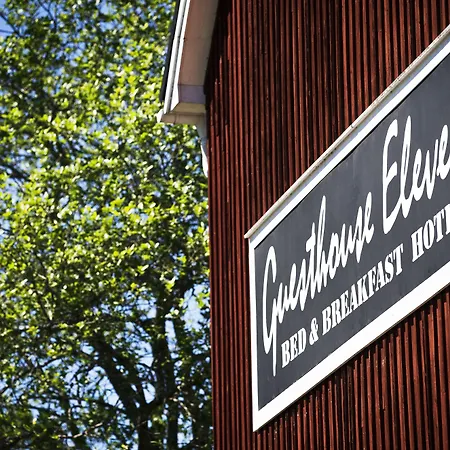 Guesthouse Eleven Hotel-2