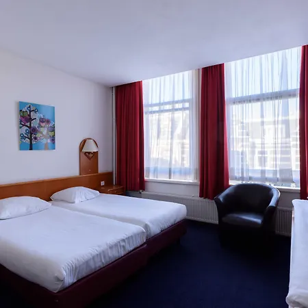 Owl Hotel-3