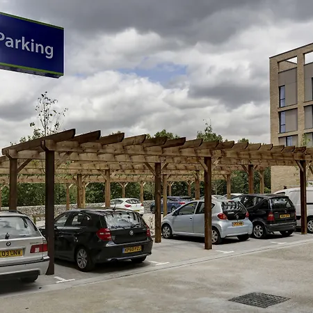 Holiday Inn Express London - Excel By Ihg-2