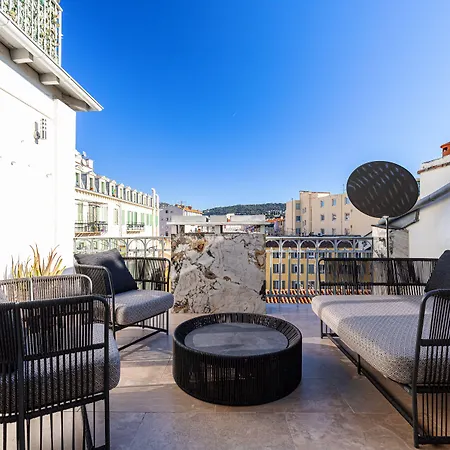 Le Dortoir Boutique Suites-3