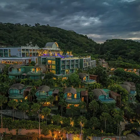 Crest Resort & Pool Villas-2
