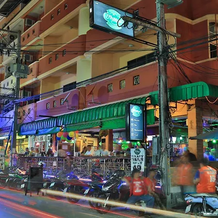 Harrys Hotel Bar & Restaurant-3