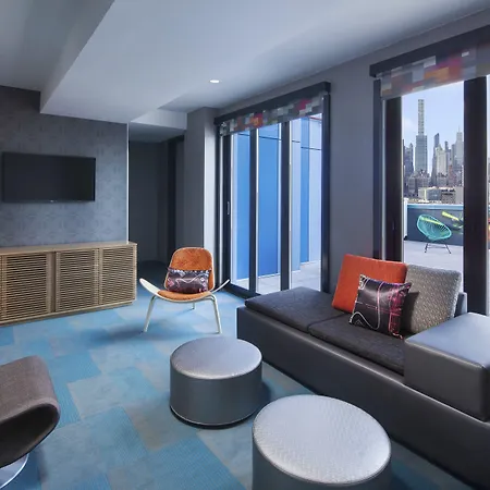 Aloft By Marriott Long Island City-Manhattan View-3