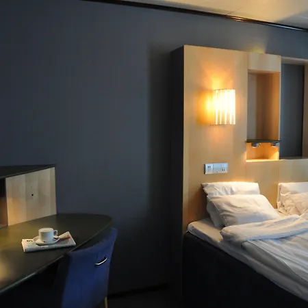 Strand City Hotel-3