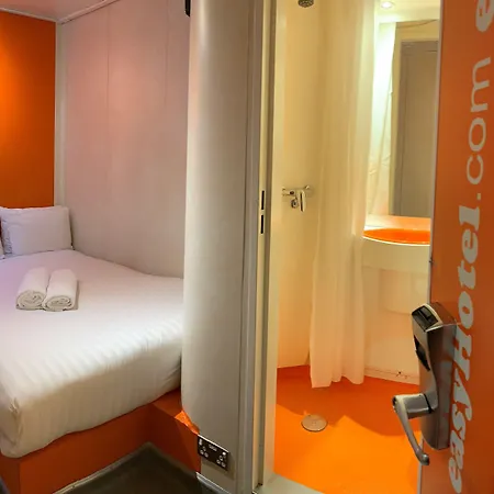 Easyhotel South Kensington-3