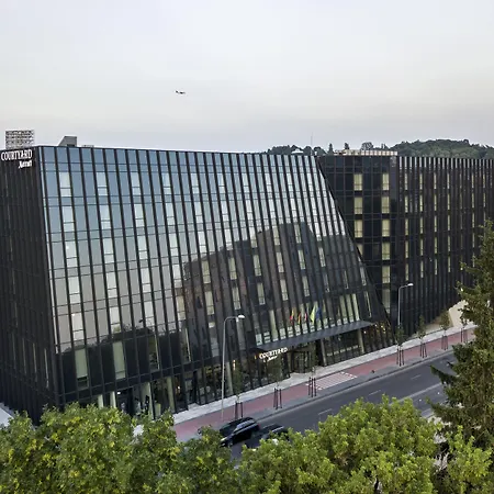 Courtyard By Marriott Vilnius City Center-2