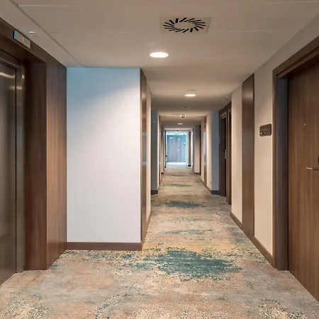 Hampton By Hilton Warsaw Mokotow-3
