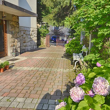 Family Guesthouse Greenslo-3