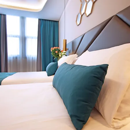 The Hive Hotel-3
