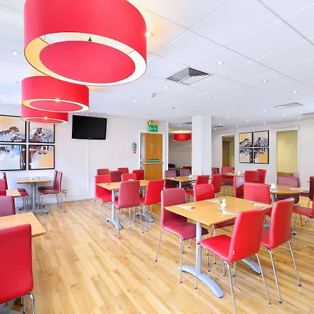 Travelodge Aberdeen Central-2