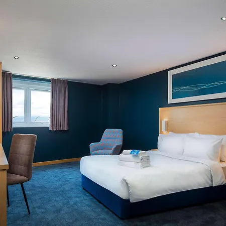 Travelodge Aberdeen Airport-2