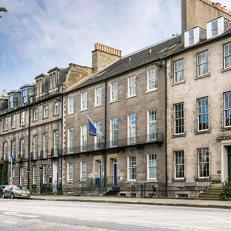 Travelodge Edinburgh Central Queen Street-3