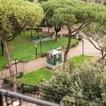 Re Di Roma Rooftop-2