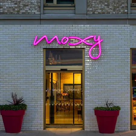 Moxy London Excel-2