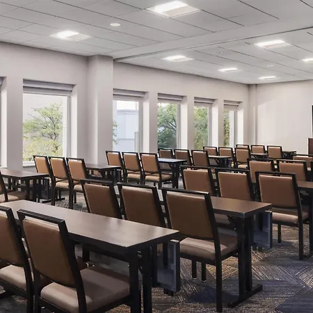 Hampton Inn & Suites Chicago-Downtown-2
