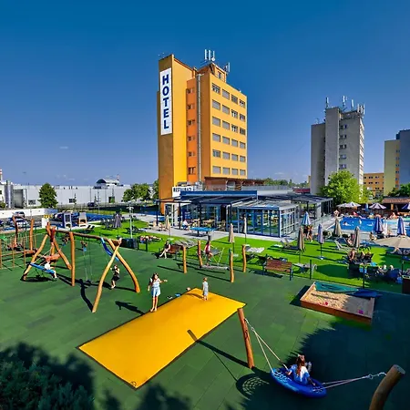 Hotel Aura Design & Garden Pool-2