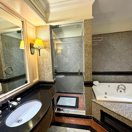 Royal Benja Hotel - Big Rooms, Family Friendly-2