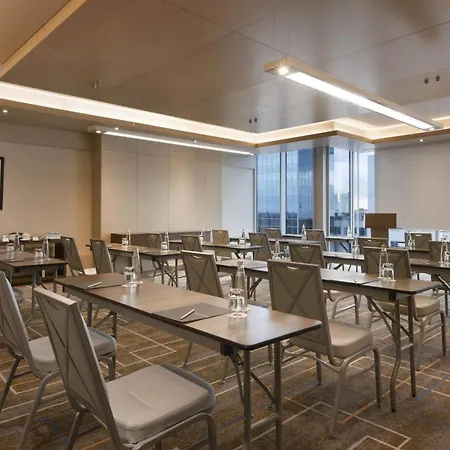 Wyndham Grand Istanbul Levent Hotel & Conference Center-3
