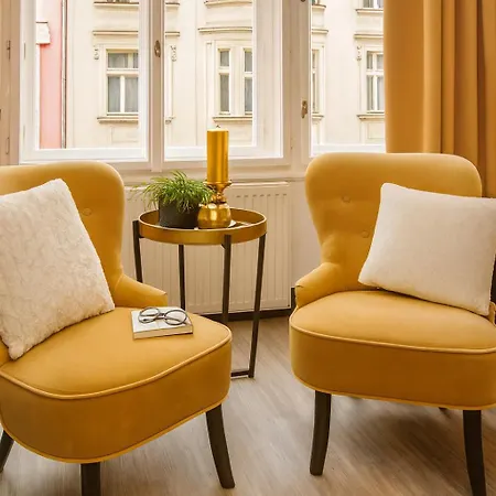 Golden Prague Rooms-3