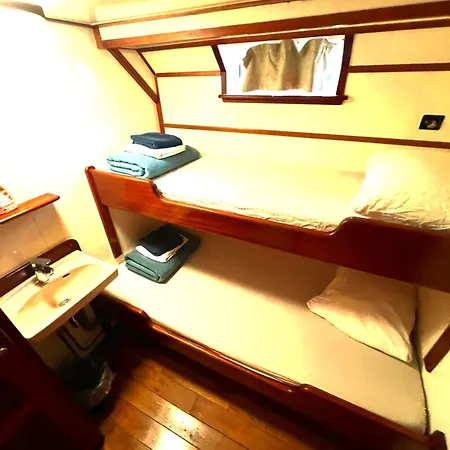 Amsterdam Hotelboat-3