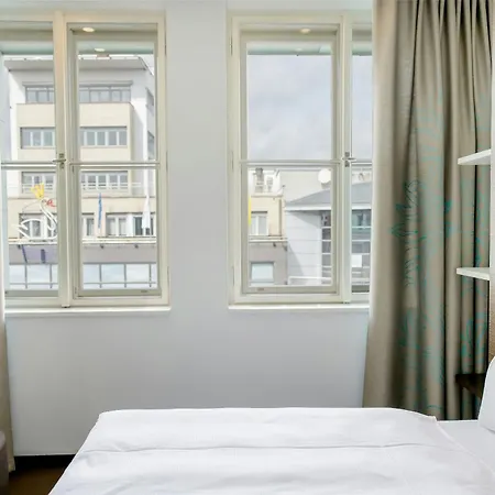 Motel One Prague-Florentinum-3