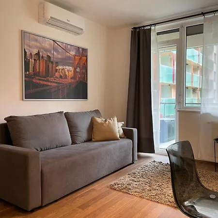 Corvin Center Suites-2