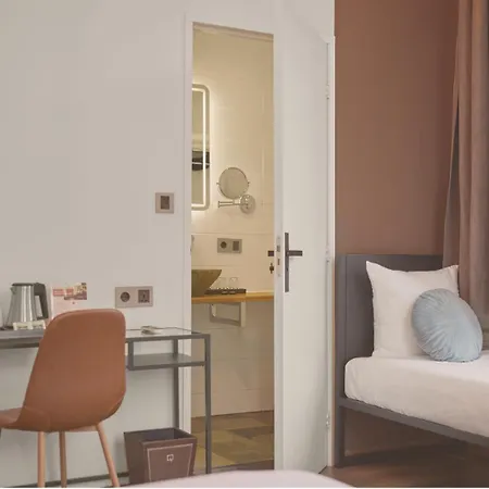 Quentin Canal House Hotel-3