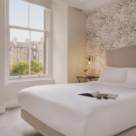 Thistle Suites Royal Garden Apartments-2