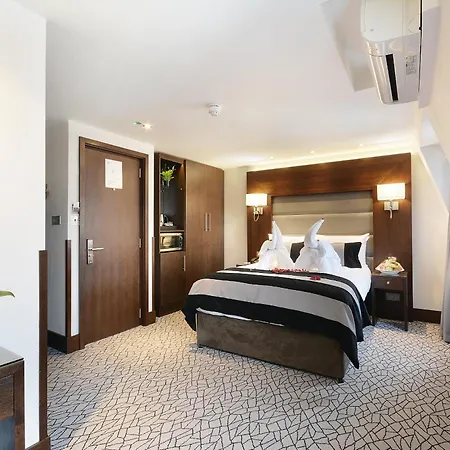Park Grand Paddington Court-3