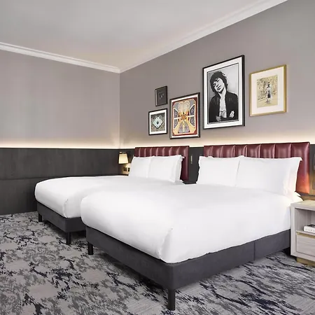 The Trafalgar St James London Curio Collection By Hilton-3