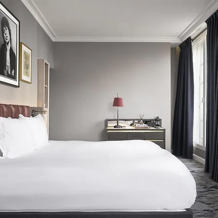 The Trafalgar St James London Curio Collection By Hilton-2
