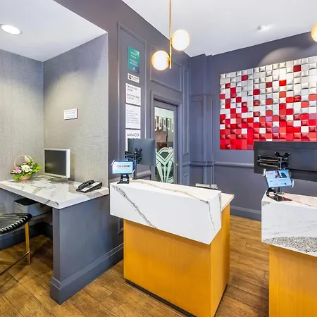 Quality Inn & Suites (Adults Only)-2