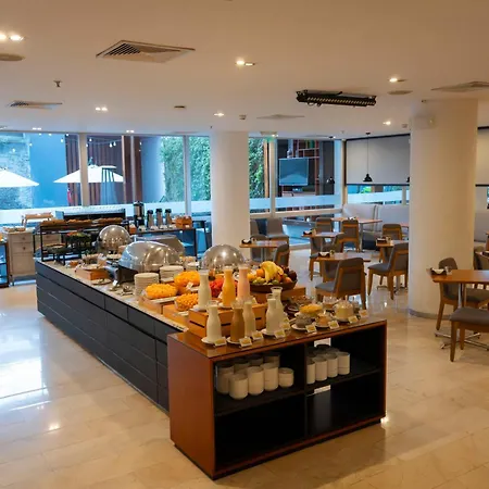 Dazzler By Wyndham Lima Miraflores-2