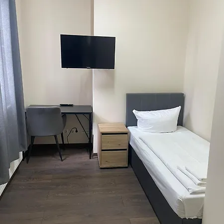 Hotel Aster An Der Messe-3