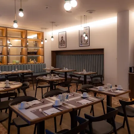 Hotel Bleibtreu Berlin By Golden Tulip-2