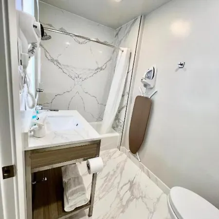 Nob Hill Motor Inn -Newly Updated Rooms!-2