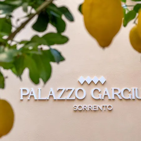 Palazzo Gargiulo Luxury Rooms & Suites (Adults Only)-3