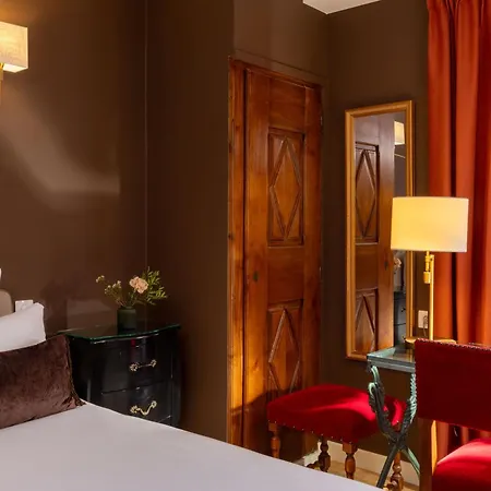 Hotel Des Deux Continents-3