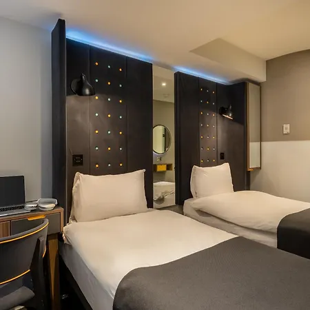 Point A Hotel London Paddington-3