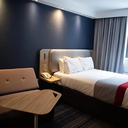 Holiday Inn Express Royal Docks By Ihg-2