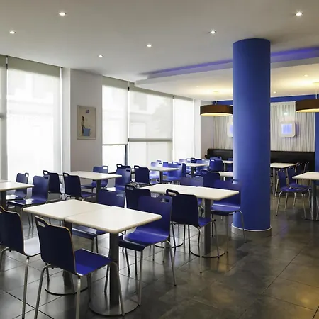 Ibis Budget Malaga Centro-3